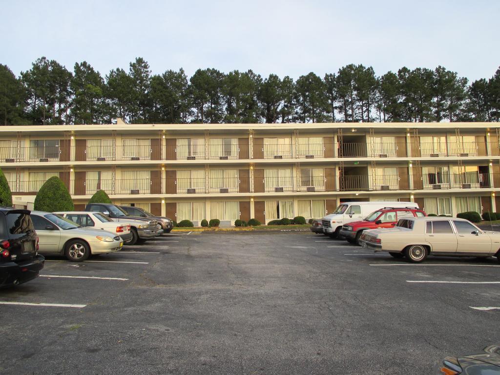Budgetel Inn And Suites Atlanta Exterior foto